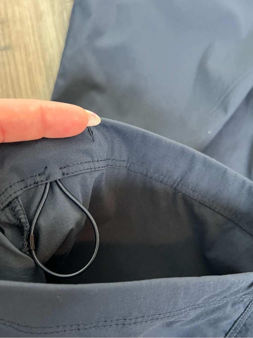L.L.Bean Women’s XL MT Navy Cargo Capri Pants Lightweight Nylon Hiking Outdoor - Picture 9 of 9